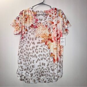 Elegant Floral and Leopard Print Short Sleeve Top